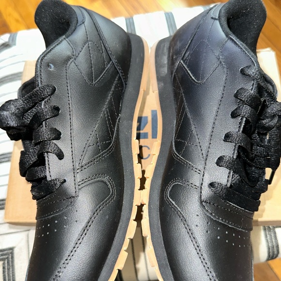 Reebok Classic sz-6Y - Picture 2 of 6